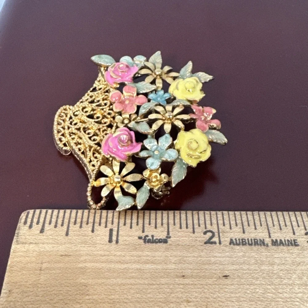 VINTAGE M Jent Brooch Pin flower basket enameled pastel flowers gold tone basket